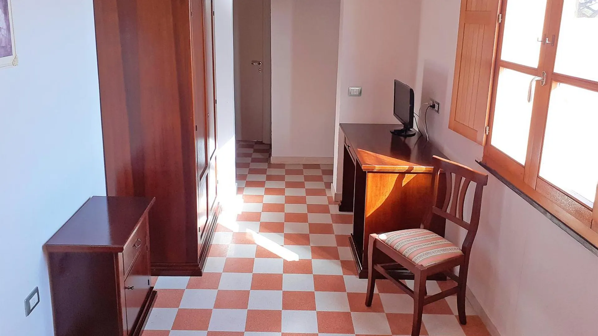 Villa Maria Pia Alghero 2*,  Włochy